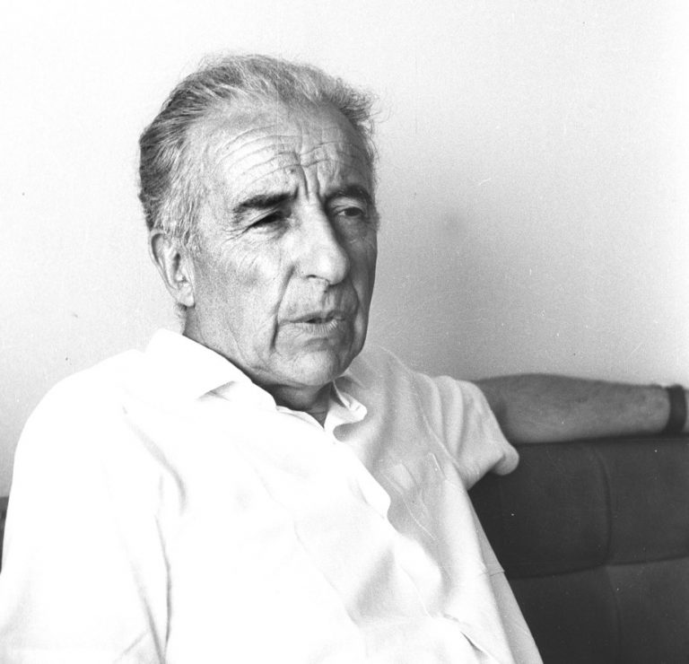Maestro, periodista, militante