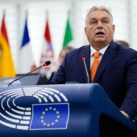 Viktor Orbán se presenta ante el pleno para exponer las prioridades de la presidencia húngara del Consejo Europeo. (Foto: Parlamento Europeo)