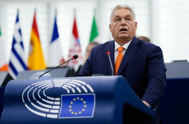 Viktor Orbán se presenta ante el pleno para exponer las prioridades de la presidencia húngara del Consejo Europeo. (Foto: Parlamento Europeo)